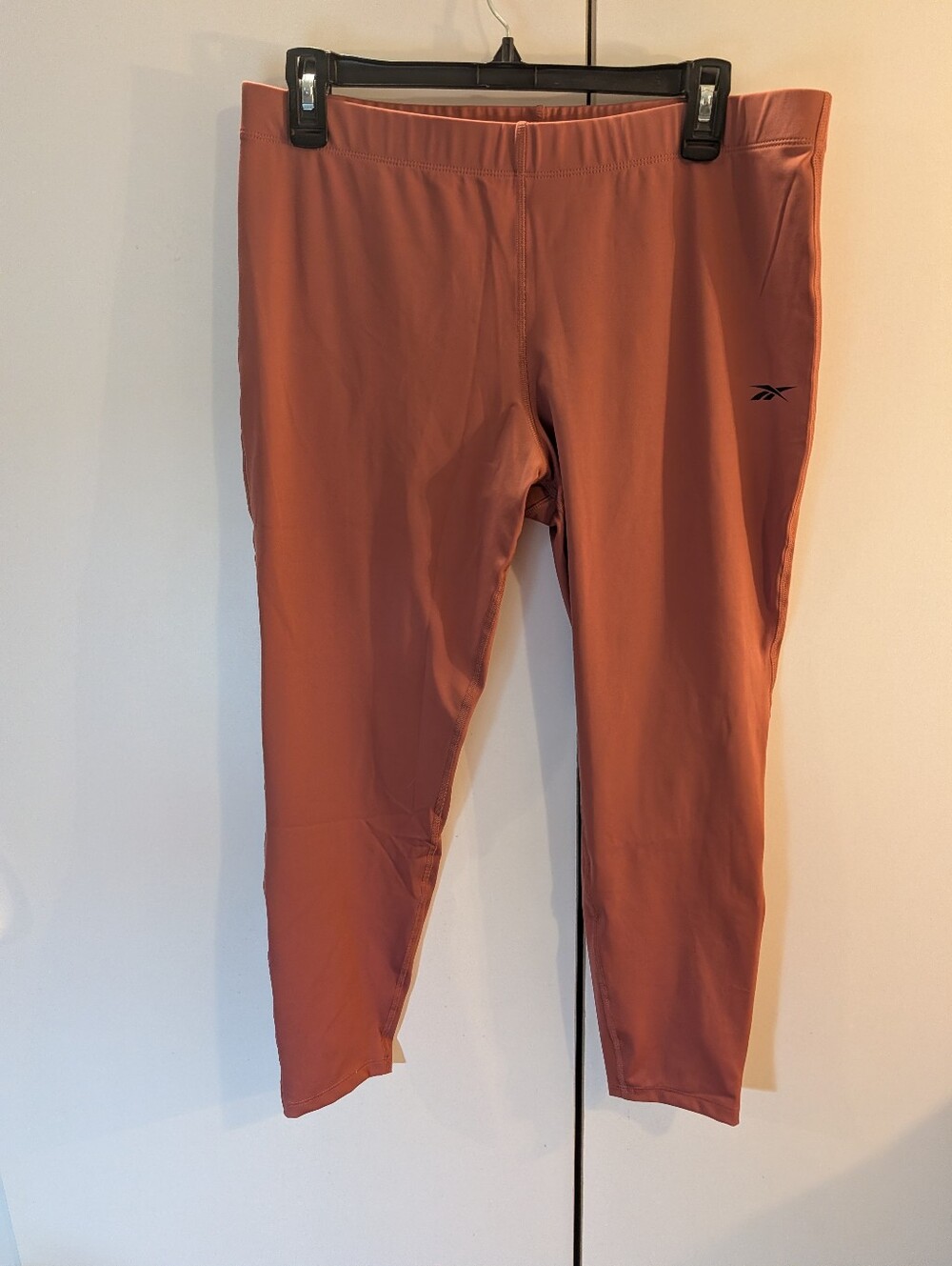 Reebok Woman's Dusty Rose XL Athletic Leggings NWT